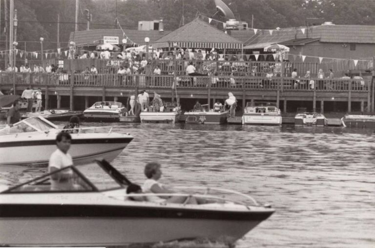 Portage Lakes kayak rentals Portage Lakes paddleboard rentals PLX